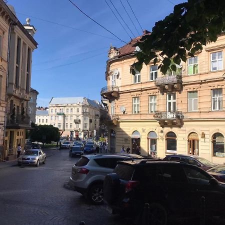 Apartments On Shevchenko Avenue Lviv Bagian luar foto