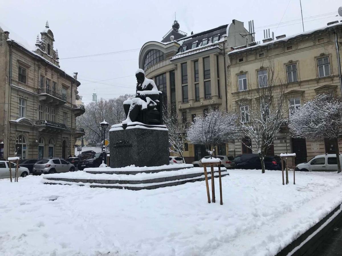 Apartments On Shevchenko Avenue Lviv Bagian luar foto