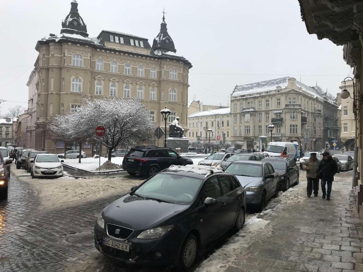 Apartments On Shevchenko Avenue Lviv Bagian luar foto