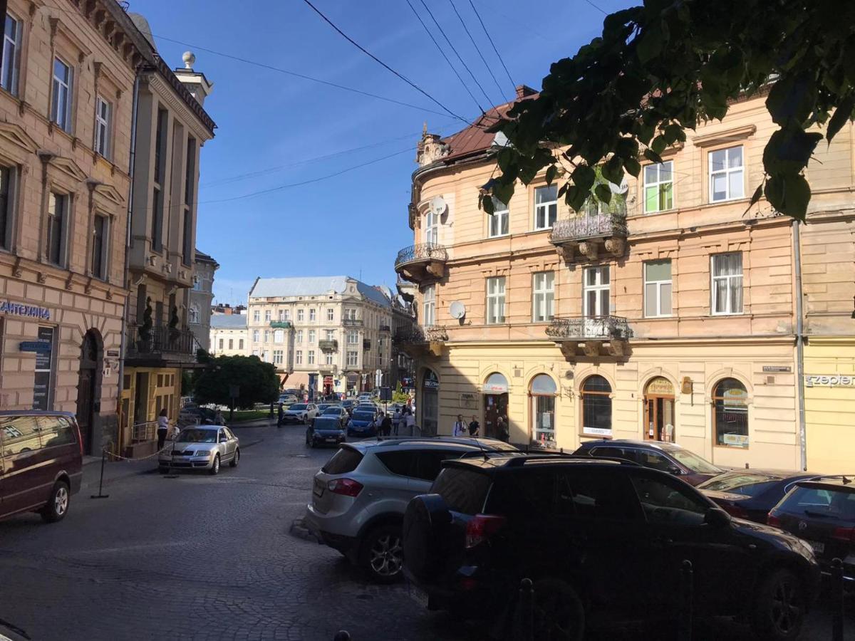 Apartments On Shevchenko Avenue Lviv Bagian luar foto